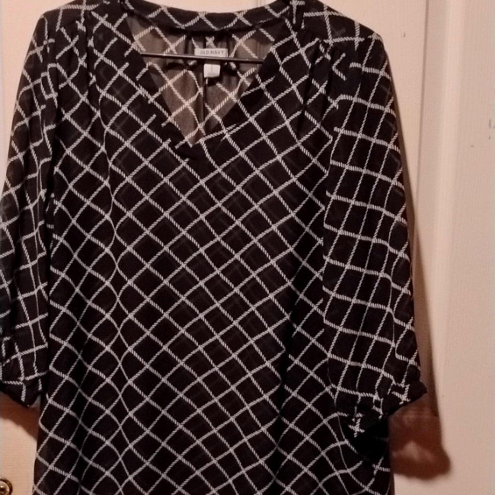 Old Navy sheer elbow length blouse